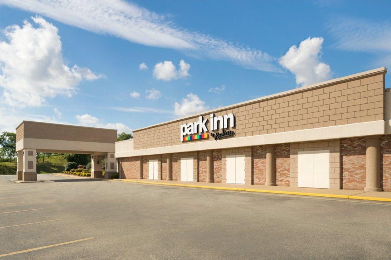 Ramada By Wyndham Uniontown Hotel Luaran gambar