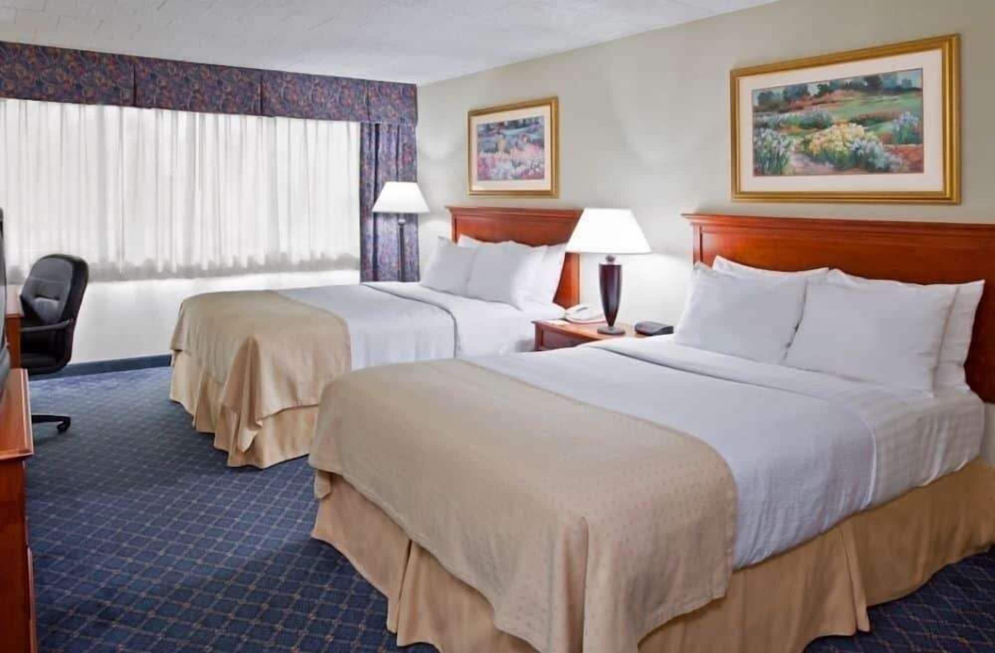 Ramada By Wyndham Uniontown Hotel Luaran gambar