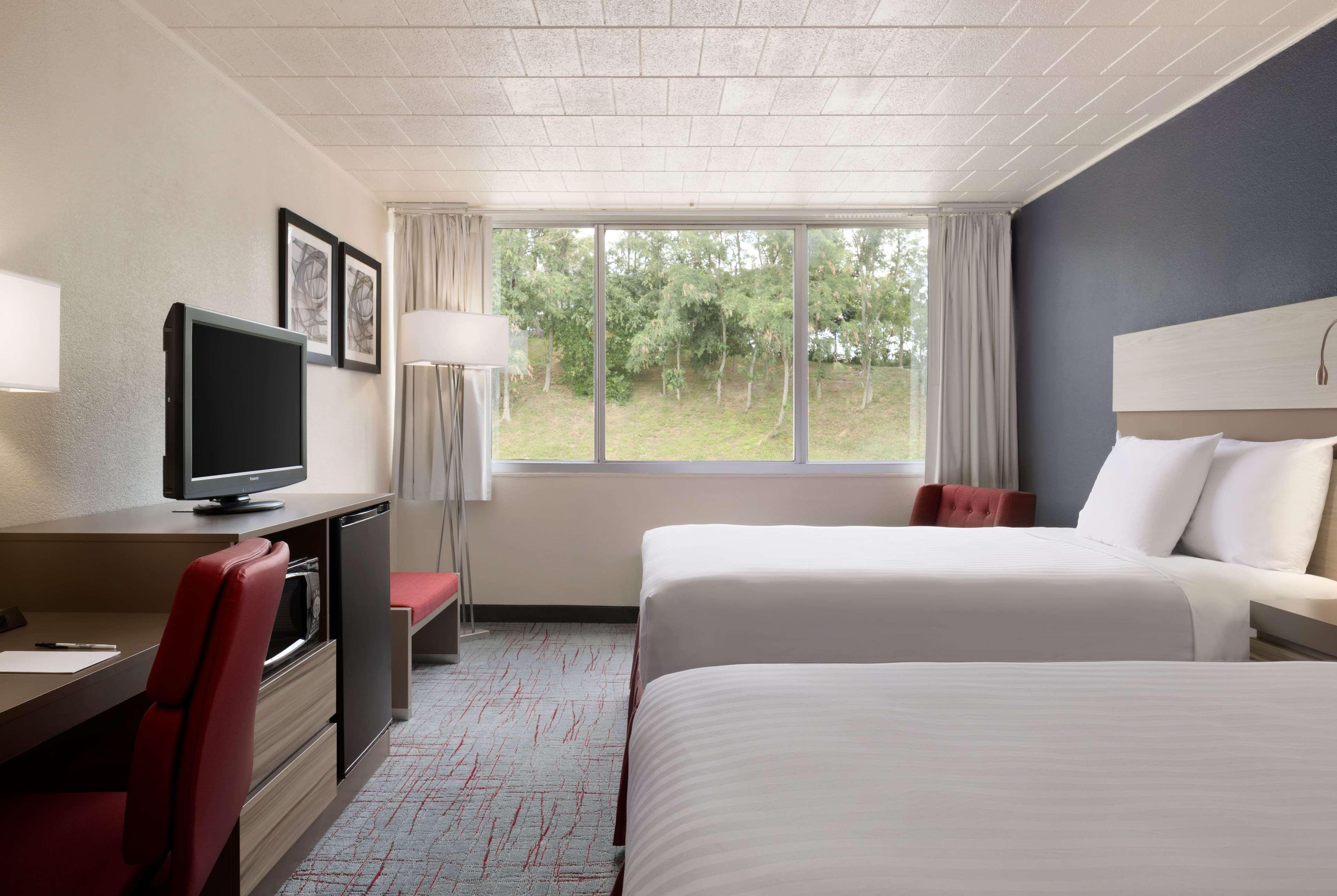 Ramada By Wyndham Uniontown Hotel Luaran gambar