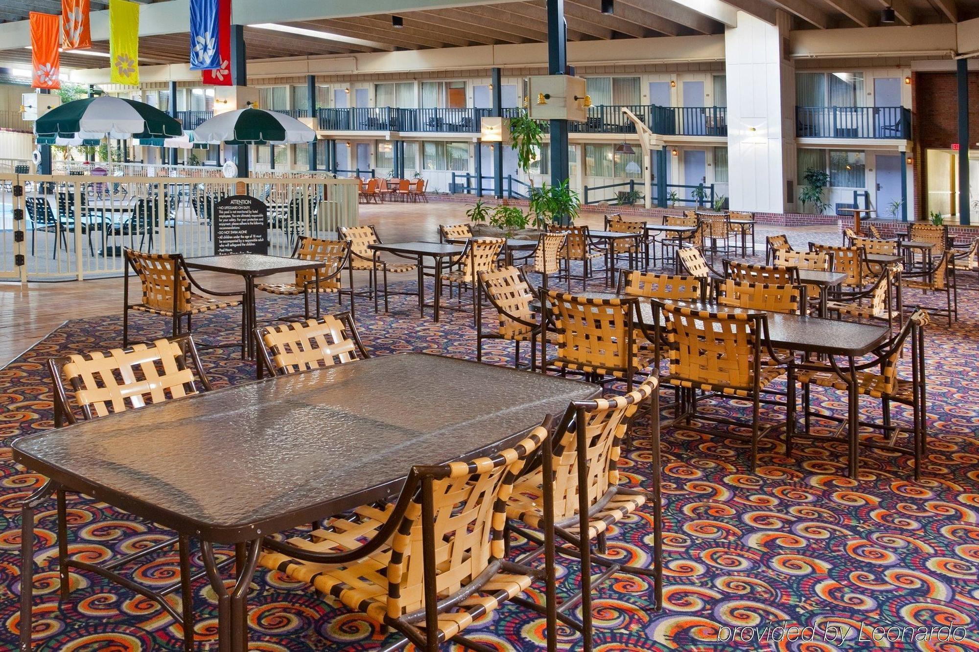 Ramada By Wyndham Uniontown Hotel Restoran gambar