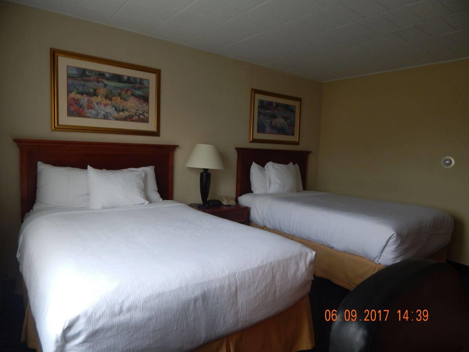 Ramada By Wyndham Uniontown Hotel Luaran gambar